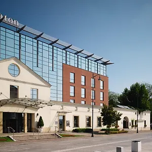 Sheraton Grand Hotell